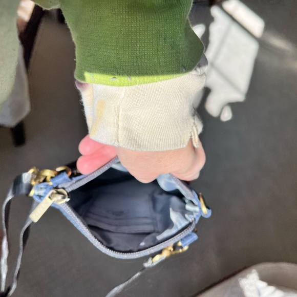 Chala Evolution Cellphone Sunflower Crossbody - Picture 9 of 9